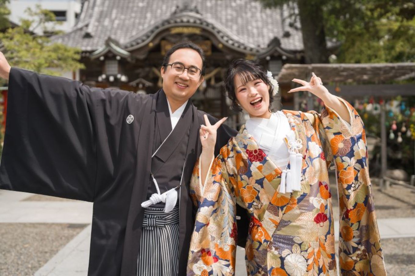 日本がお好きな新婦様がお着物での結婚式をしたいとの思いで、約2,100kmかけて日本にきてくださったおふたり。 2週間ほど滞在されたそうで、浅草・富士山・岐阜・京都・大阪と行かれたそうです！   おふたりにとって日本の神社でのご結婚式がとても特別な特別なものになったのではないかと思います！